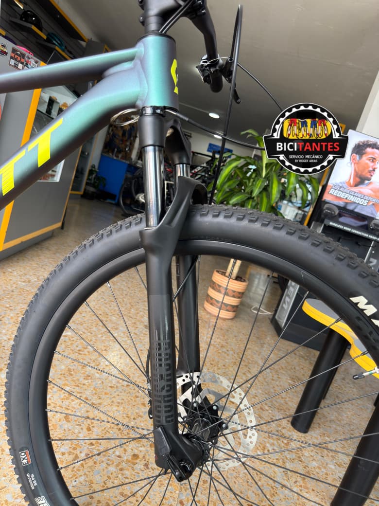 Bicicleta Scott Scale 965 2024 Aluminio
