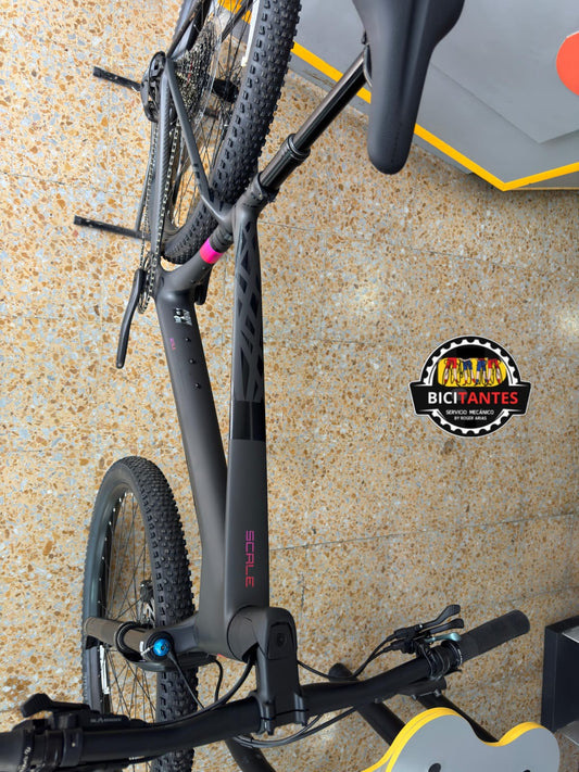 BICICLETA SCOTT SCALE 910 2026 CARBONO