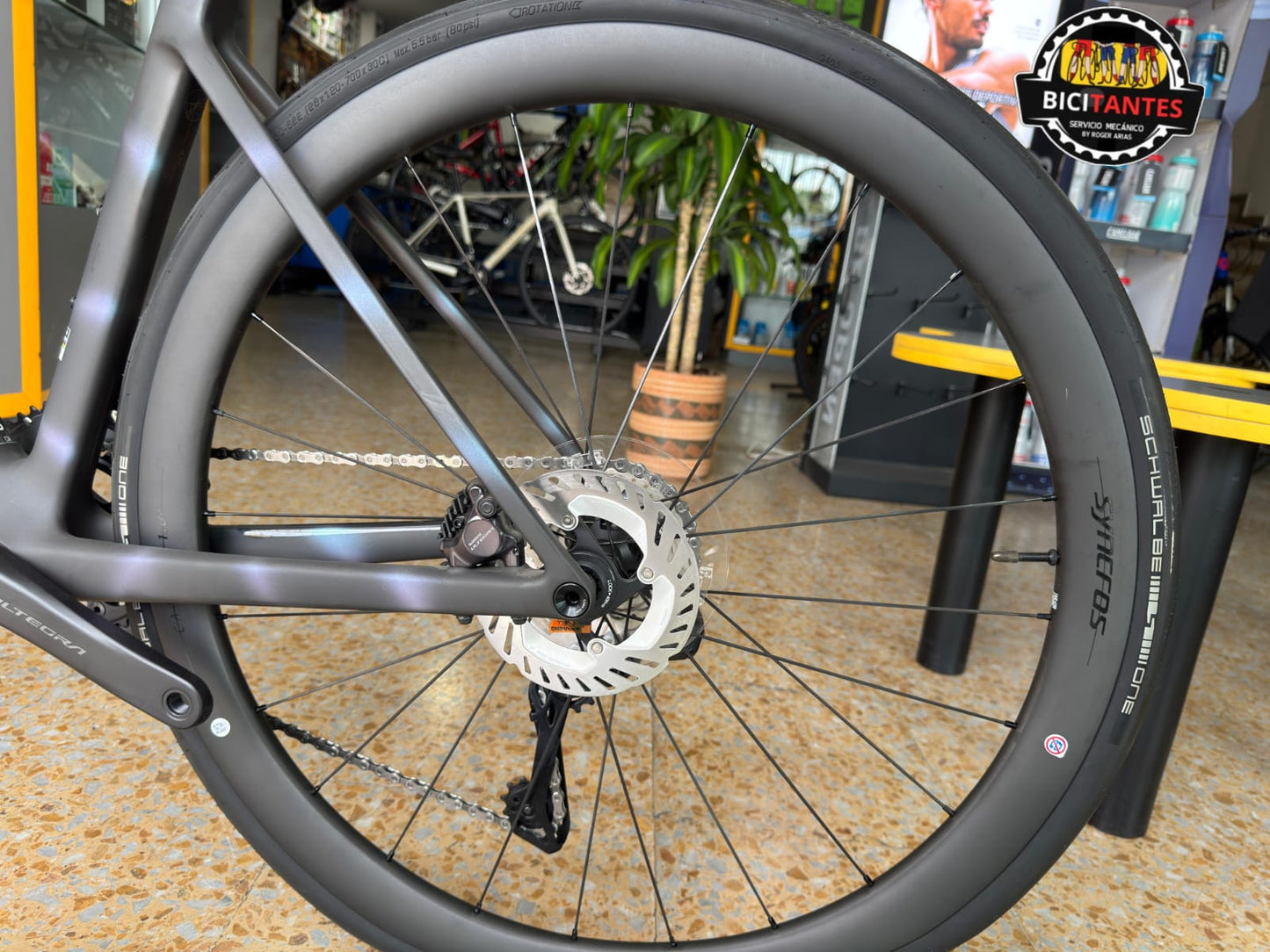 BICICLETA RUTA SCOTT ADDICT RC 10 2025
