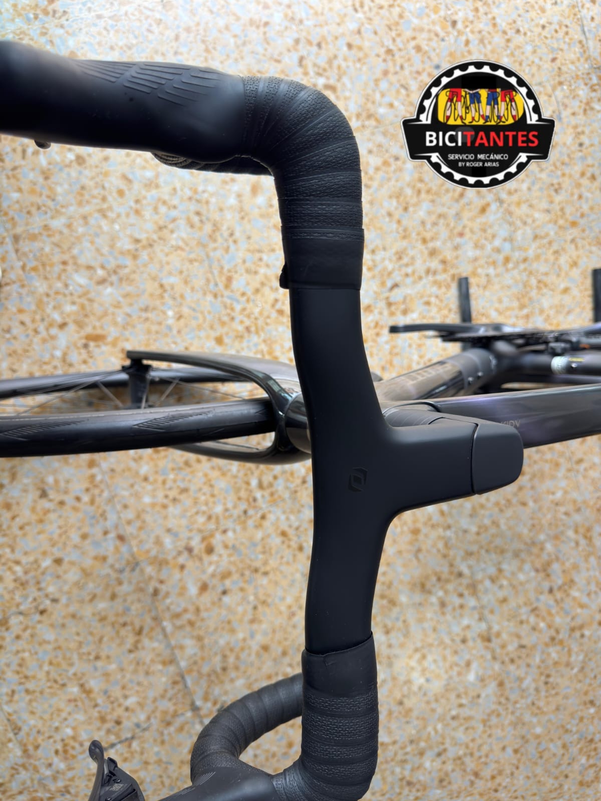 BICICLETA RUTA SCOTT ADDICT RC 10 2025
