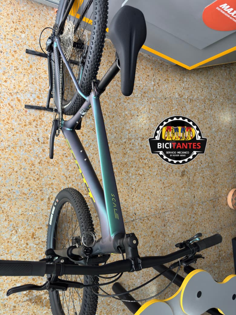 Bicicleta Scott Scale 965 2024 Aluminio